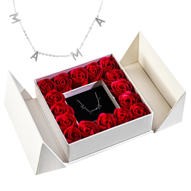 Halskette mit Rosen + Geschenkbox