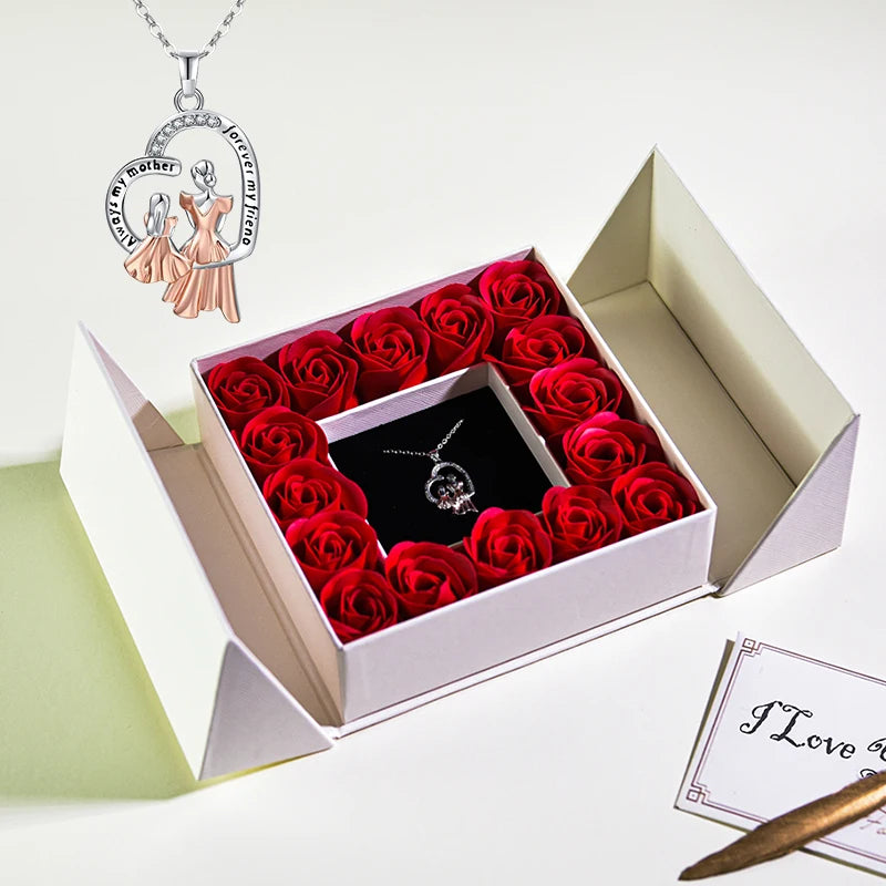 Halskette mit Rosen + Geschenkbox
