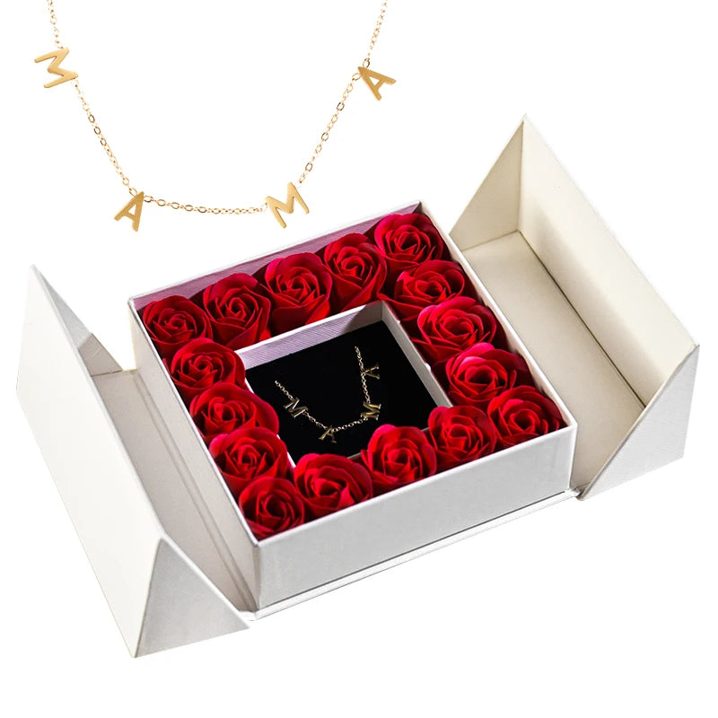 Halskette mit Rosen + Geschenkbox